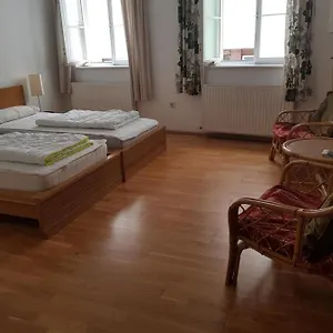  Hostel In Der Altstadt Nepomukb&b Austria